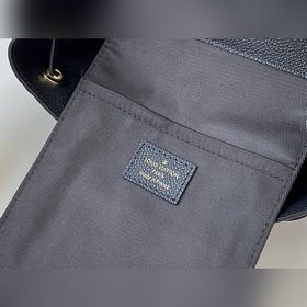 LV Модель M45205 Черный Маленький Рюкзак Изготовлена из мягкой т