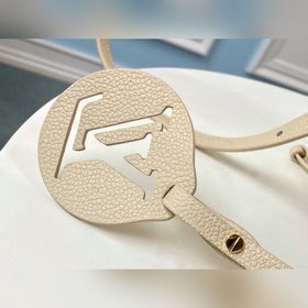 LV Модель M45397 Кремовый белый Маленькая сумка через плечо Изго