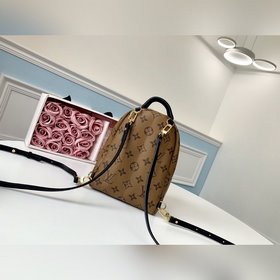 LV Модель M42411 Рюкзак Эта сумка поражает своим стилем, превращ
