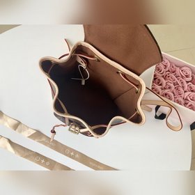 LV Модель M51137 Сумка из парусины с монограммой Bosphore назва