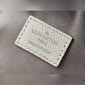 LV Артикул： M30835 Маленькая сумка через плечо Из кожаной коллек
