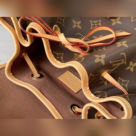 LV Артикул： M40107 Название этой сумкиз парусины происходит от н