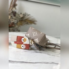 LV Артикул： M80738 Серый с шелкографией Рюкзак Tiny В летней ко