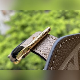 LV Артикул： M80738 Серый с шелкографией Рюкзак Tiny В летней ко