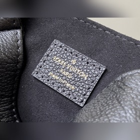 LV Артикул： M80738 Черный рюкзак Tiny В летней коллекции 2021 го
