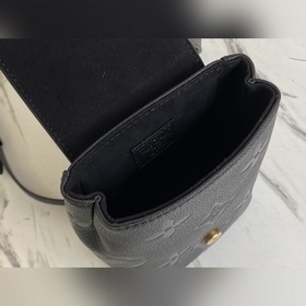 LV Артикул： M80738 Черный рюкзак Tiny В летней коллекции 2021 го