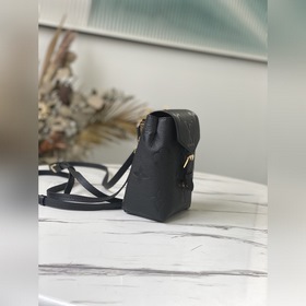 LV Артикул： M80738 Черный рюкзак Tiny В летней коллекции 2021 го