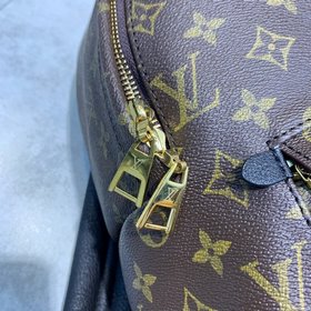 LV модель M41561 средний рюкзак Cruise 16 Этот рюкзак, который п