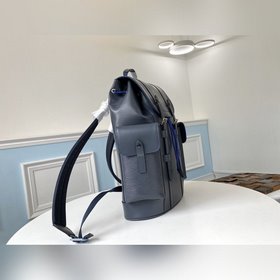 LV Модель M58868 Christopher Маленькая сумка через плечо — это м