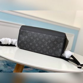 LV Модель M40527 EXPLORE Рюкзак Эта инновационная сумка-рюкзак с