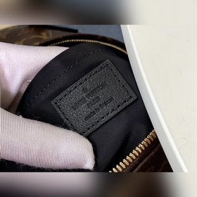 LV Модель M41561 MONOGRAM BACKPACK Средний рюкзак Этот рюкзак, к