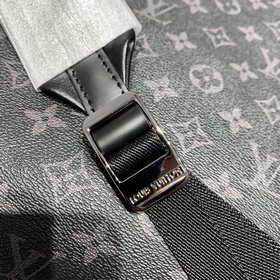 LV Модель M44052 Вдохновлен старинной сумкой Louis Vuitton Stea