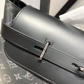 LV Модель M44052 Вдохновлен старинной сумкой Louis Vuitton Stea