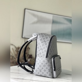 LV Артикул： M46105 Рюкзак с кожаными деталями подчеркивает инди