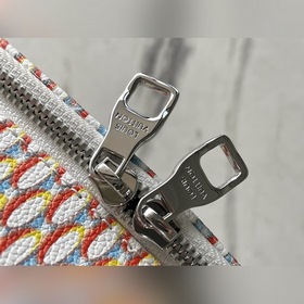 LV Модель： M46109 Рюкзак с белыми клетками Рюкзак демонстрирует