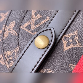 LV Артикул： M59662  Christopher, небольшая сумка через плечо Эт