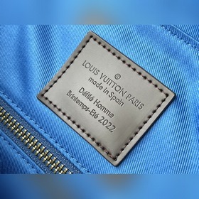LV Артикул： M59662  Christopher, небольшая сумка через плечо Эт