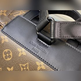LV Артикул： M43735 Вышитый рюкзак CHRISTOPHER Small Модель из т