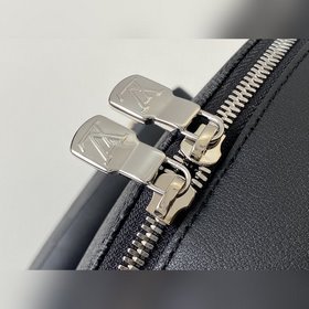 LV Артикул： M40365 Рюкзак Josh Сумка с характерными элементами 