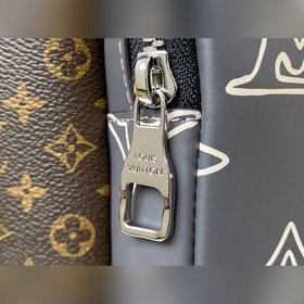 LV Рюкзак с множественными карманами Артикул： M56851 Вирджил А