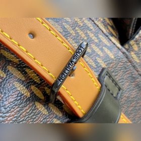 LV Артикул： N40358 CHRISTOPHER Маленькая сумка через плечо Вирд