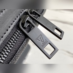 LV Артикул： M57079 Рюкзак Aerogram — это элегантный инновационн