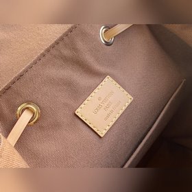 LV Артикул： M45638 Рюкзак Montsouris натурального цвета, маленьк