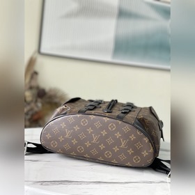LV  Артикул： M43735 Christopher Маленькая сумка через плечо Моде