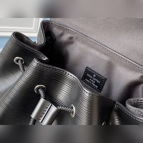 LV Модель M41379 Черный с волнистым узором CHRISTOPHER Маленькая 