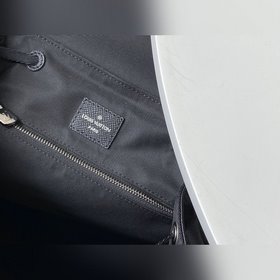 LV Модель M30417 Рюкзак Outdoor из серии Tagarama Сочетание кожи