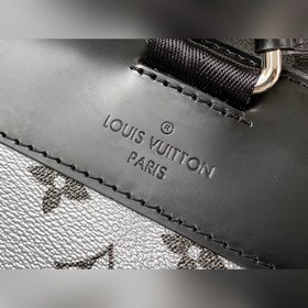 LV Модель M43735 Серебристый CHRISTOPHER Маленькая сумка через пл