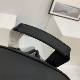 LV Модель M41530 JOSH Рюкзак Свежий дизайн и лаконичный стиль. Из