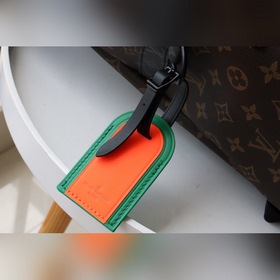 Рюкзак LV Модель： M57965 Старый шрифт (буквы) Эта сумка из осенне