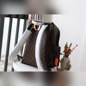 Рюкзак LV Модель： M57965 Старый шрифт (буквы) Эта сумка из осенне