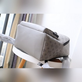 LV Артикул： M46105 Рюкзак Рюкзак Racer Кожа подчеркивает индив
