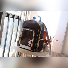LV Артикул： M85146 Коллекция NBA Рюкзак Эта модель имеет тканеву