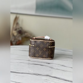 LV Артикул： M44496 mini MINI косметичка Элегантный внешний вид,