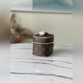 LV Артикул： M44496 mini MINI косметичка Элегантный внешний вид, 