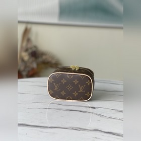 LV Артикул： M44496 mini MINI косметичка Элегантный внешний вид, 