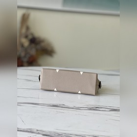 LV Артикул： M45951 Серия косметичек с шелкографией в цвете абрик