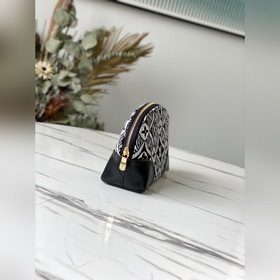 LV Артикул： M69991 Косметичка Изготовлена из ткани с узором Sin