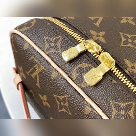 LV модель M44495 Косметичка маленькая Независимо от того, носите