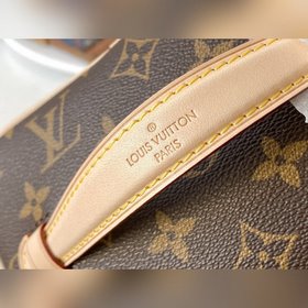 LV модель M44495 Косметичка маленькая Независимо от того, носите