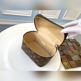 LV модель M44495 Косметичка маленькая Независимо от того, носите