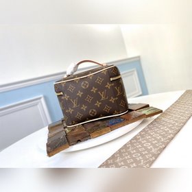 LV модель M44495 Косметичка маленькая Независимо от того, носите