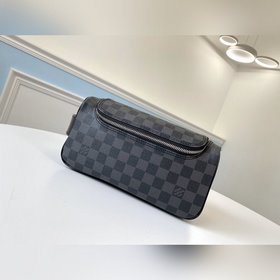 LV Модель N47625 Эта косметичка изготовлена из ткани Damier Graph