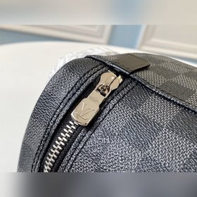 LV Модель N47625 Эта косметичка изготовлена из ткани Damier Graph