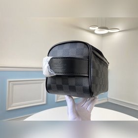 LV Модель N47625 Эта косметичка изготовлена из ткани Damier Graph