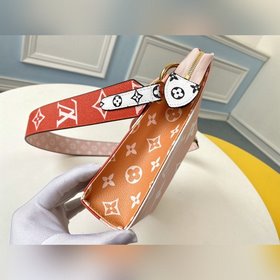 LV Модель M67692 Red Flower (реконструированная сумка) Косметичка