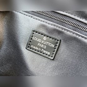 LV Модель N47623 Черный Monogram косметичка из парусины Просторно